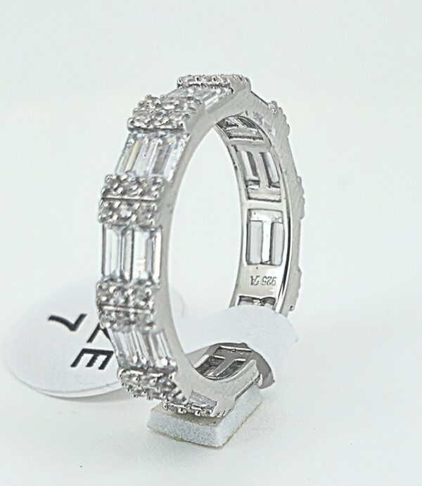 Elegant 925 Sterling Silver Ring